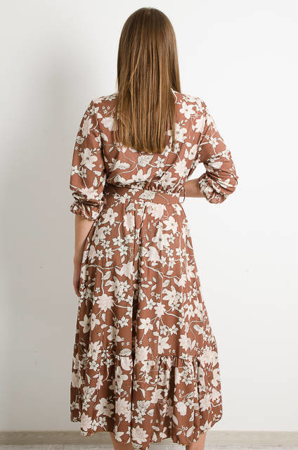 BRĄZOWA SUKIENKA MAXI W KWIATY Z PASKIEM