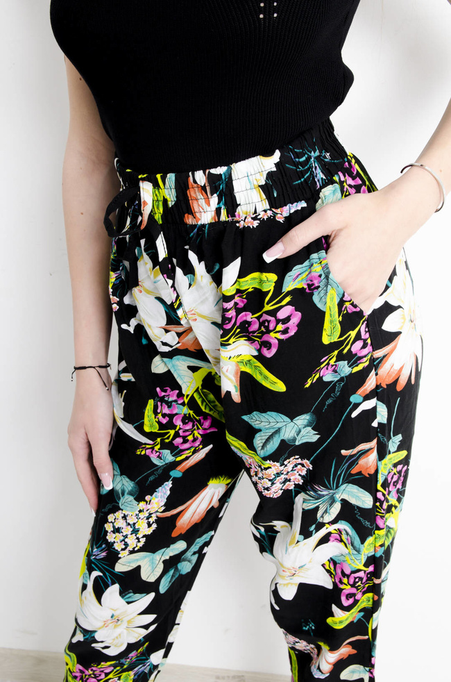 CZARNE ALLADYNKI W KWIATY Z WYSOKIM STANEM