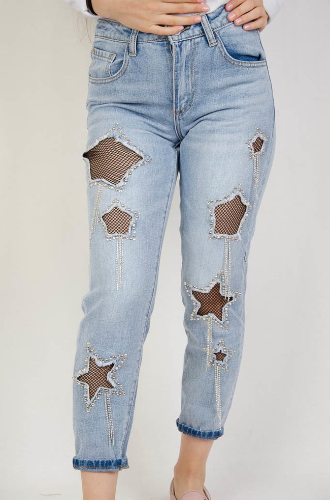 Spodnie jeansowe typu boyfriend w gwiazdy
