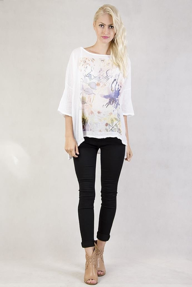 Bluzka biała z pięknym nadrukiem i przedłużanym tyłem