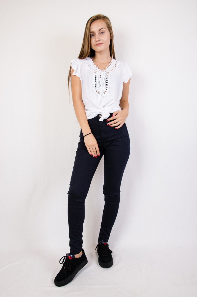 Granatowe spodnie skinny jeans z wysokim stanem