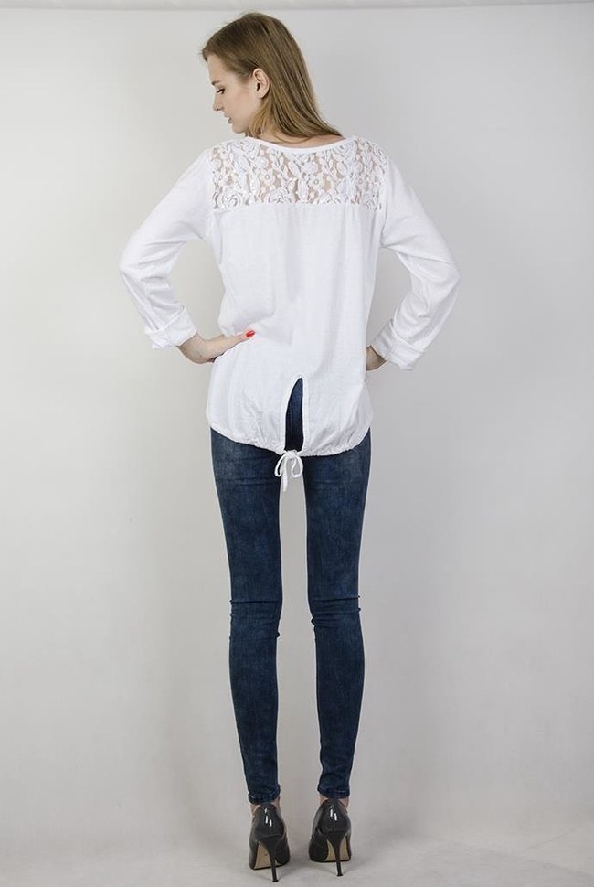 Biała bluzka z guzikami