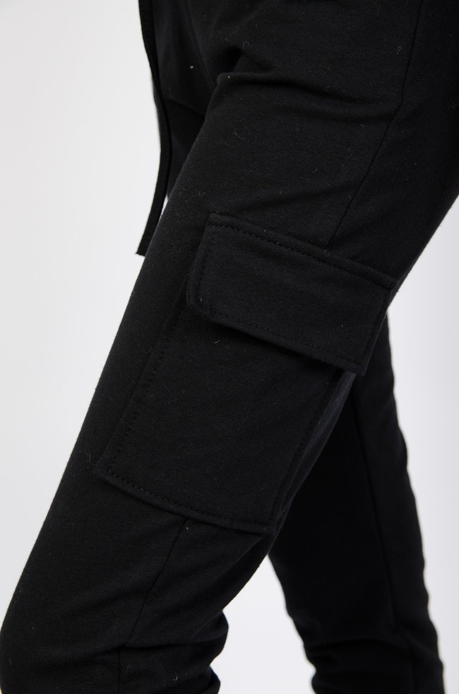 Bawełniane bojówki w kolorze czarnym