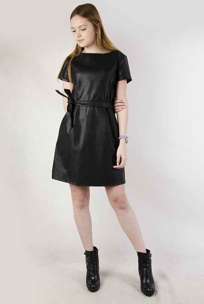 Czarna skórkowa sukienka typu tulipan