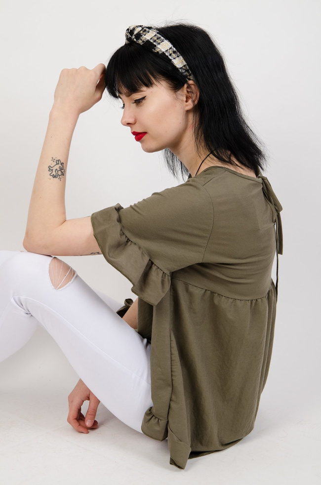 Zielona bluzka z rozkloszowanym dołem