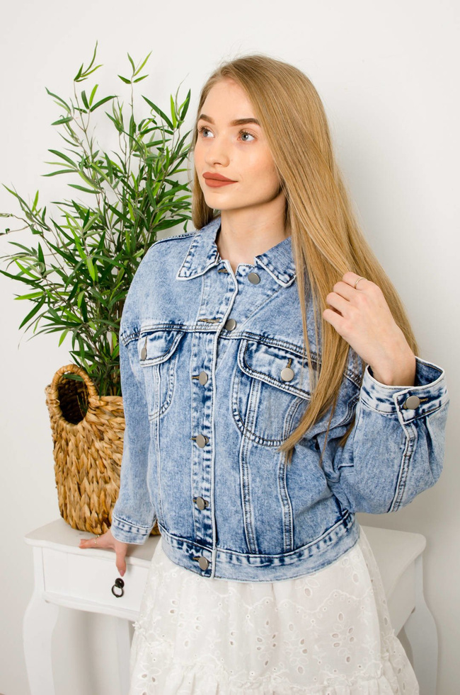 JASNA  KURTKA  JEANSOWA-DEKATYZOWANA