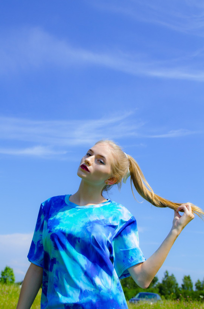 NIEBIESKI KOMPLET BLUZKA + SPODNIE Z EFEKTEM TIE DYE