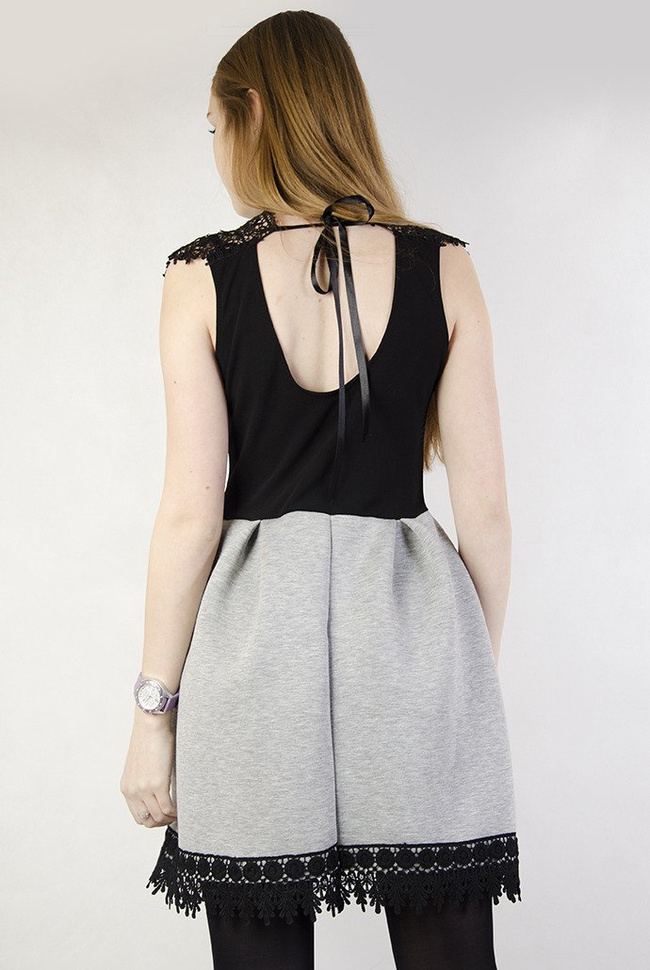 Czarno-szara sukienka z ażurowymi wstawkami