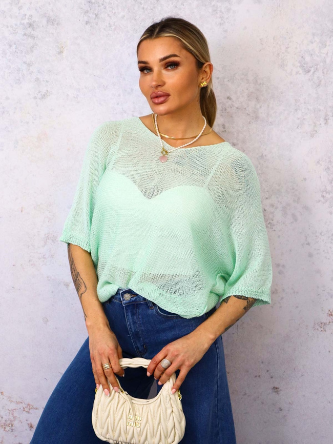 SWETER O KROJU NIETOPERZA Z OZDOBNYMI GUZIKAMI- ZIELONY