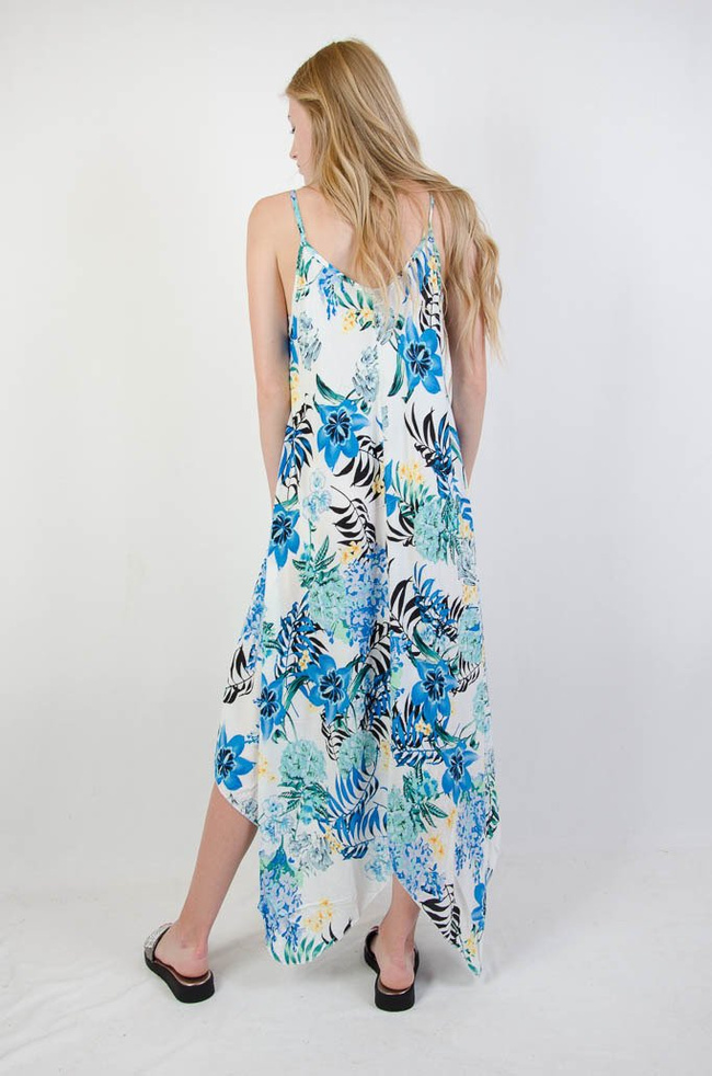 BIAŁA ASYMETRYCZNA SUKIENKA W KWIATY Z DEKOLTEM W SEREK