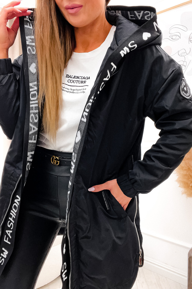 KURTKA PRZEJŚCIOWA Z ZAMKAMI PO BOKACH- CZARNA