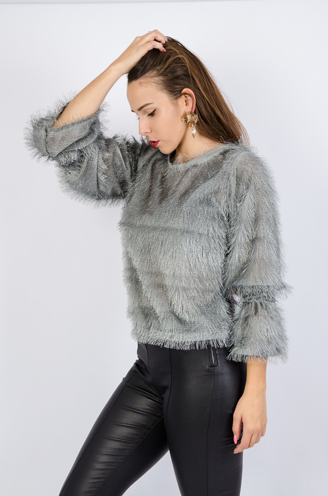 Srebrna włochata bluzka