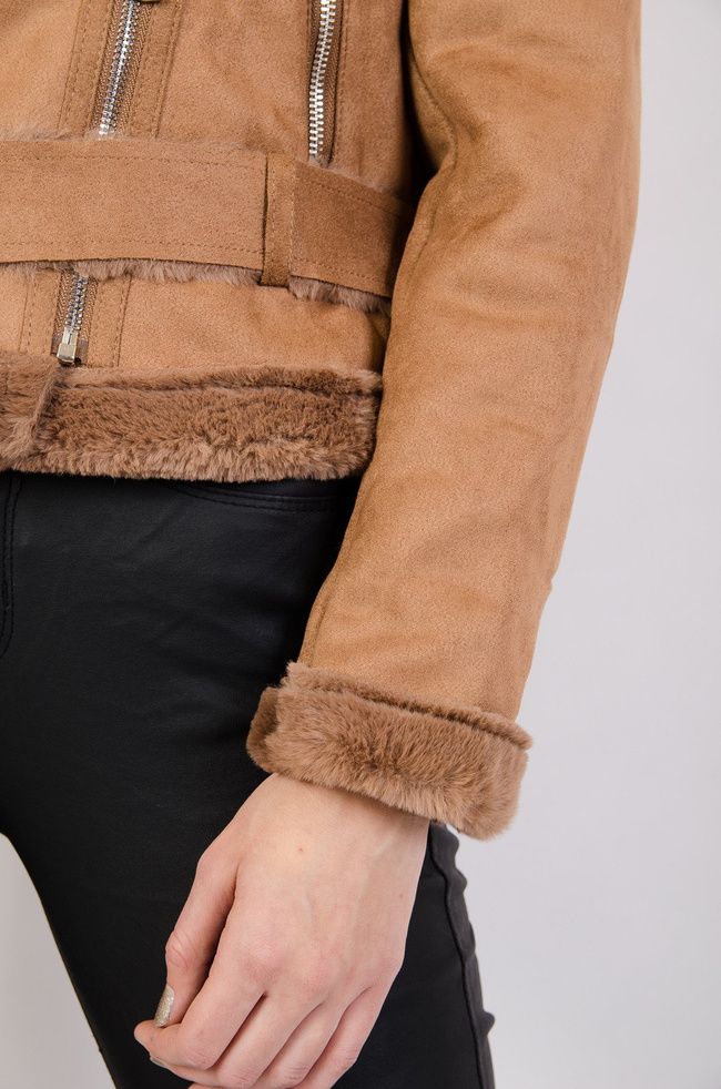 Brązowa zamszowa ramoneska z futerkiem