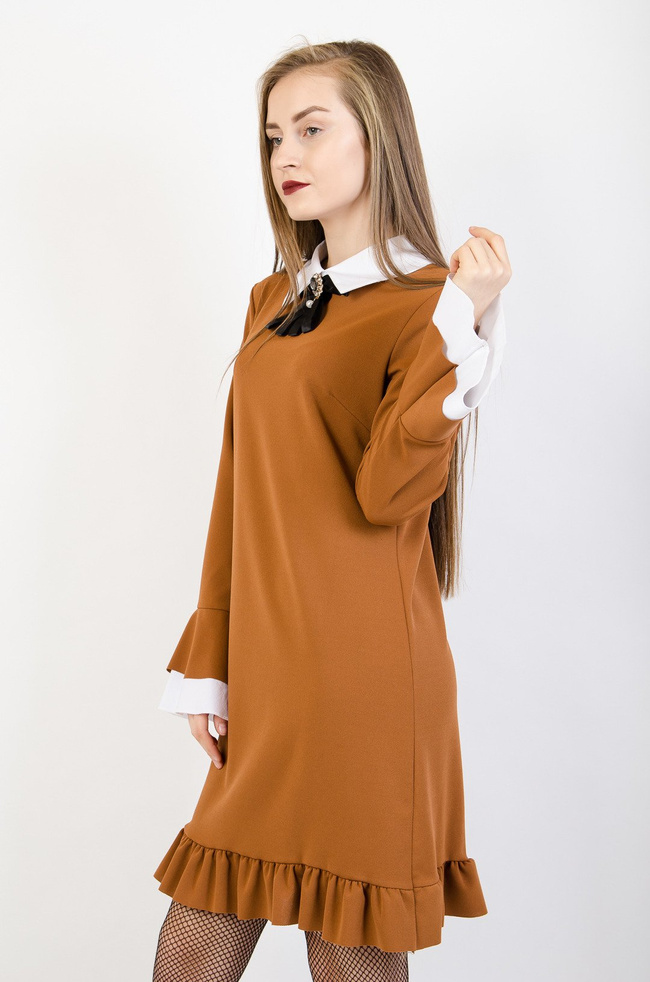Brązowa elegancka sukienka z kołnierzem