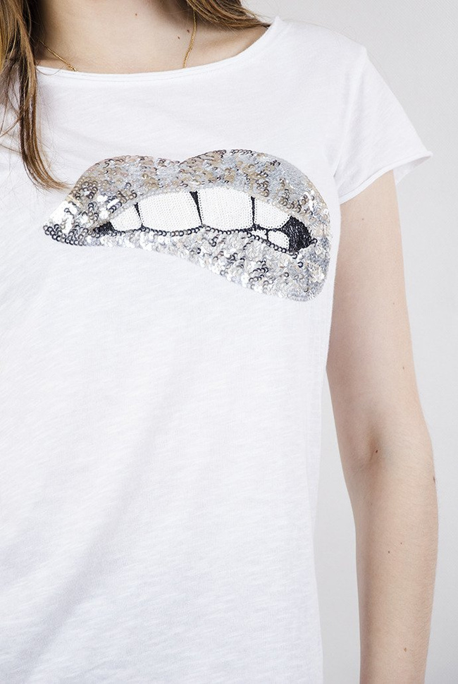 Biała bluzka z cekinowymi ustami