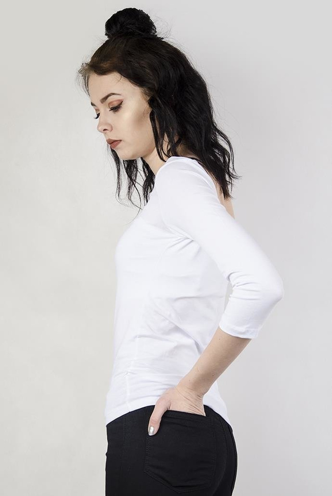 Biała bluzka z dekoltem łódką