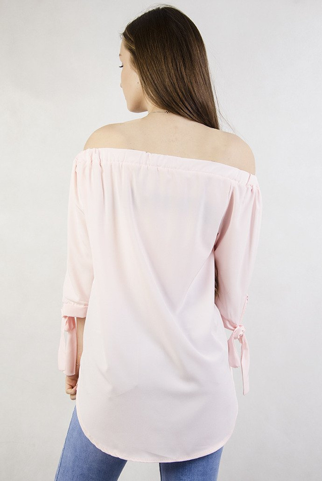 Jasnorózowa bluzka hiszpanka z koralikami