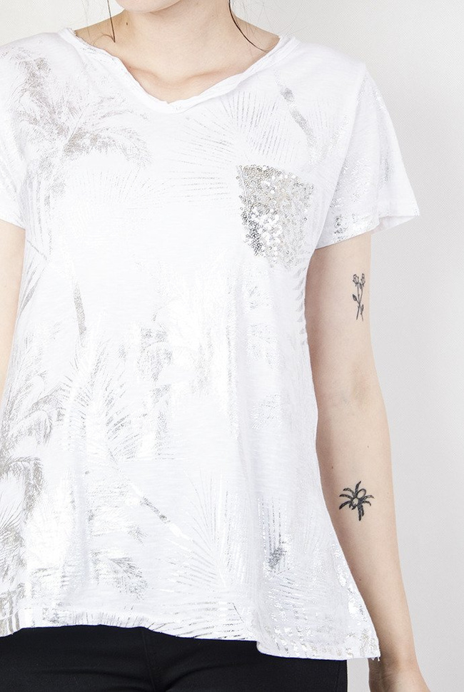 Biała bluzka w srebrne palmy, z cekinową kieszonką