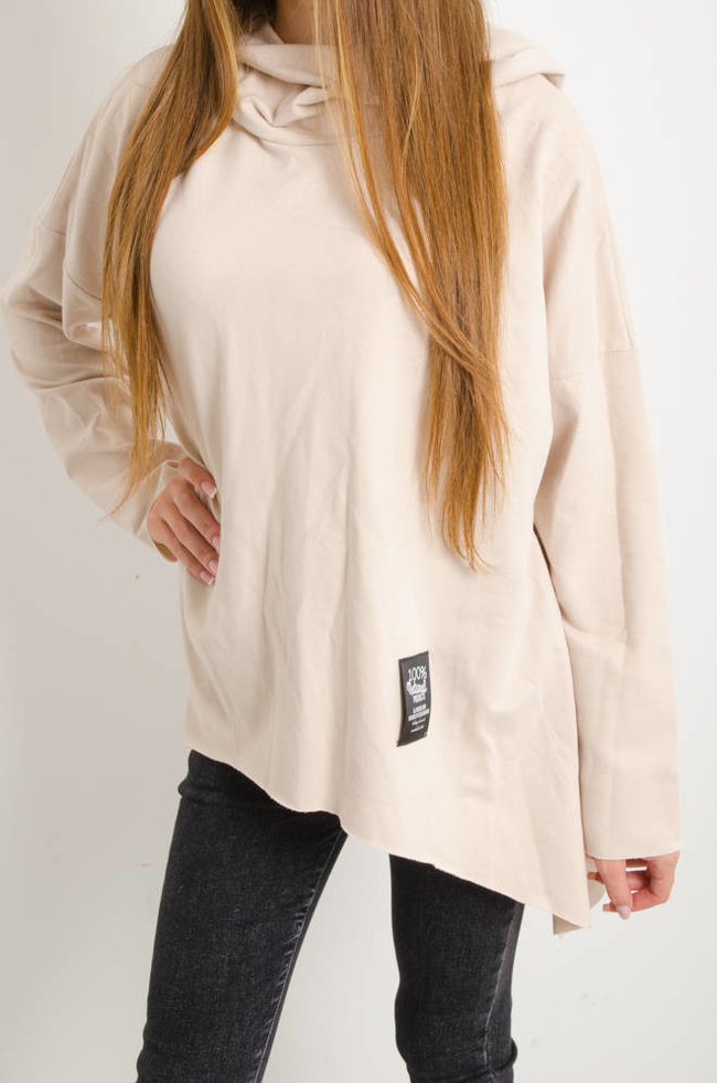 ASYMETRYCZNA BLUZKA Z OZDOBNĄ NASZYWKĄ- BEŻOWA