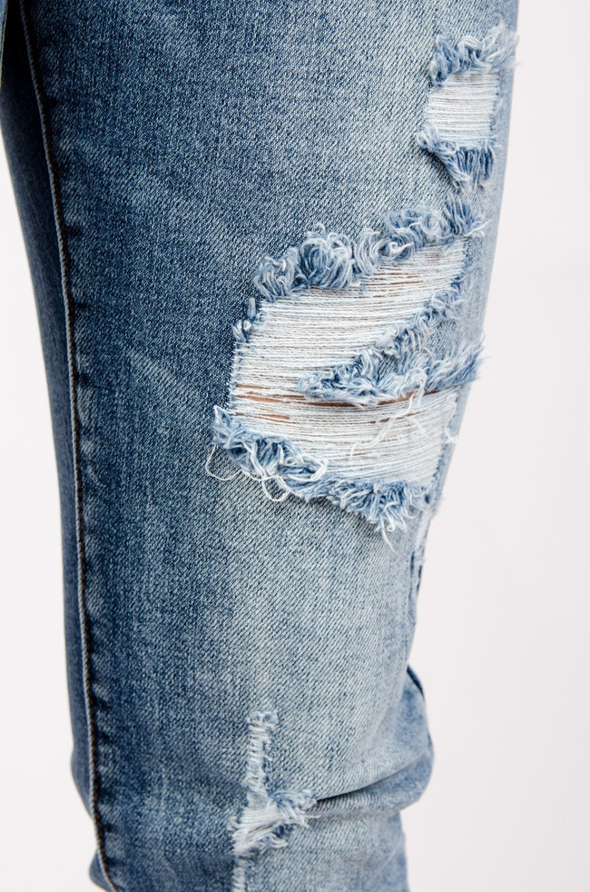 JASNE SPODNIE JEANSOWE Z PRZETARCIAMI - WYSOKI STAN 