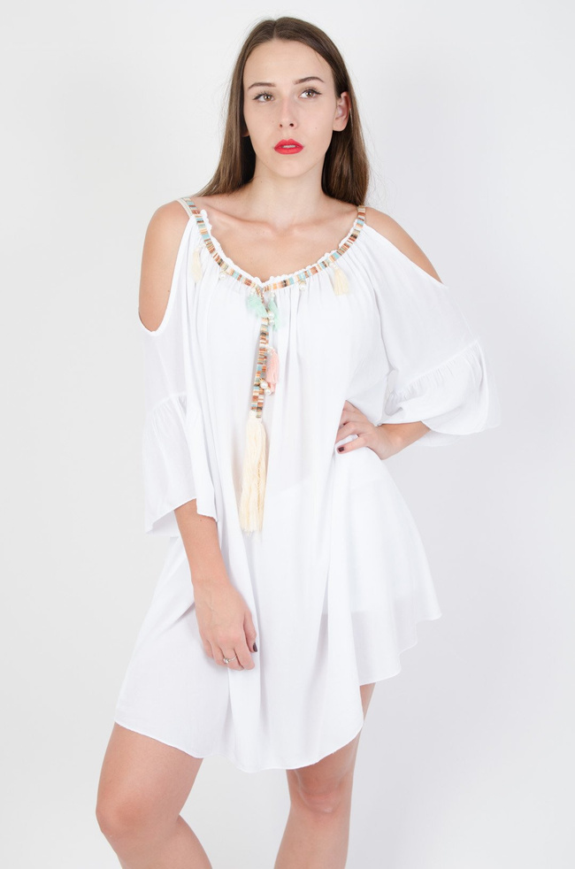 Biała luźna tunika na cienkich kolorowych ramiączkach