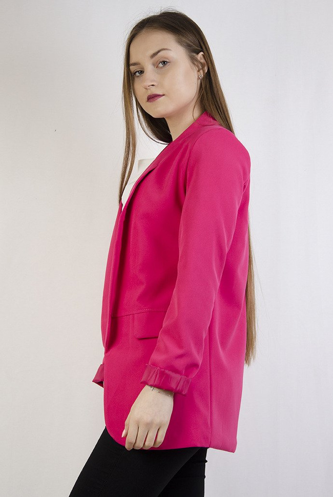Różowy żakiet bez guzików