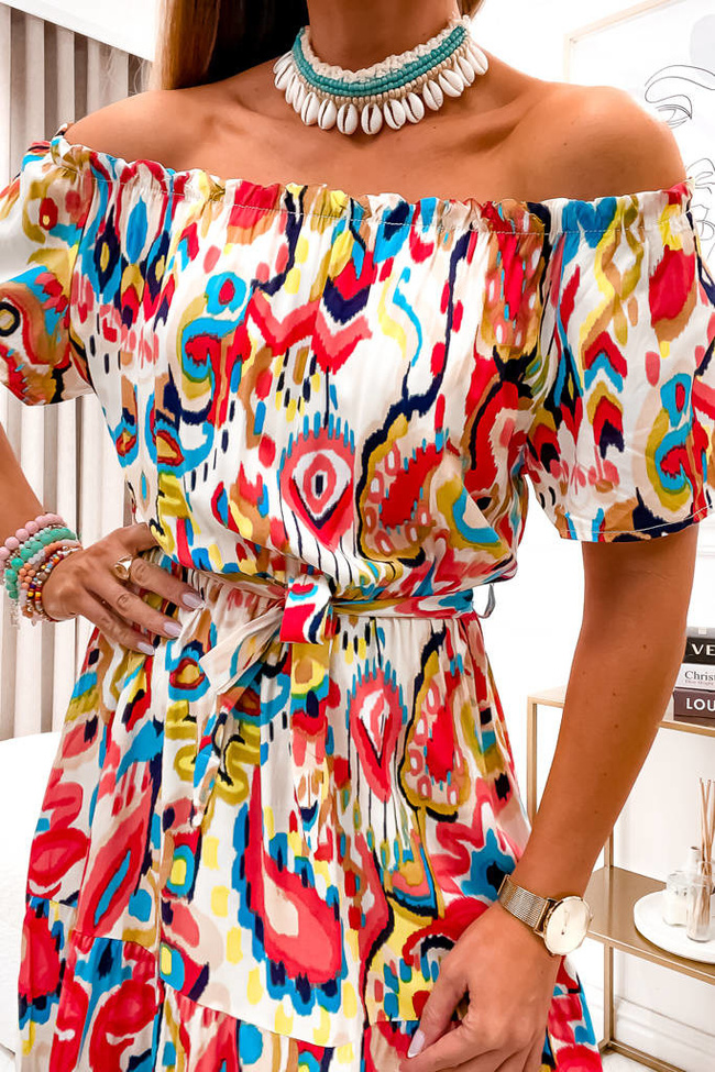 WZORZYSTA SUKIENKA MAXI Z FALBANAMI WIĄZANA W PASIE- CZERWONA