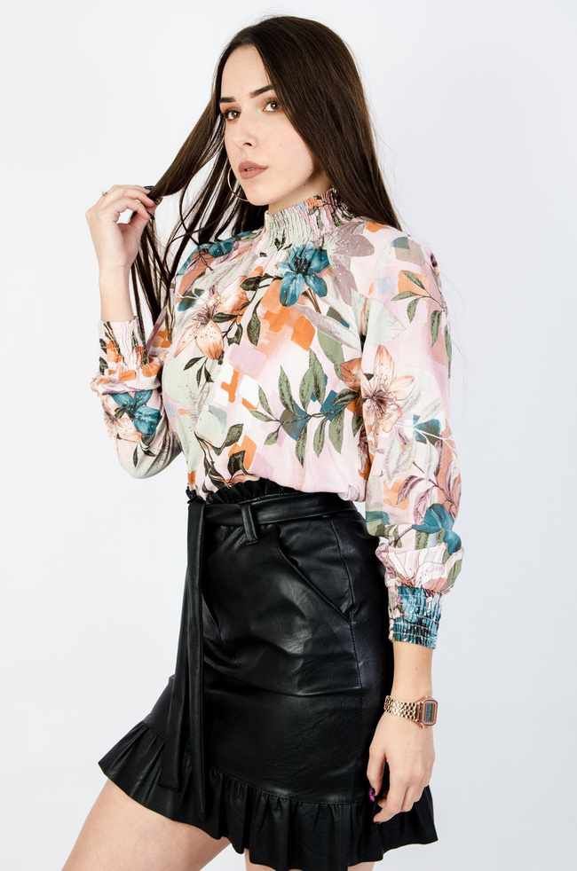 RÓŻOWA BLUZKA W KWIATY Z PÓŁGOLFEM