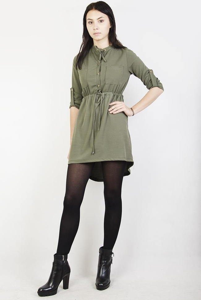 Asymetryczna sukienka zielona z wiązaniem przy szyi oraz w talii