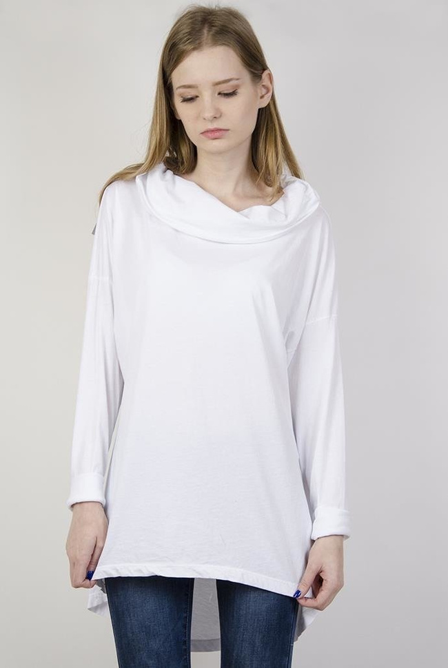 Biała bluzka z kominem