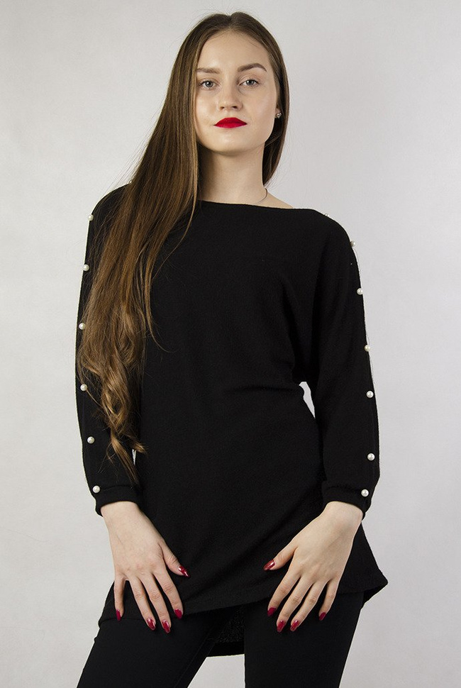 Czarna bluzka z perełkami na rękawach
