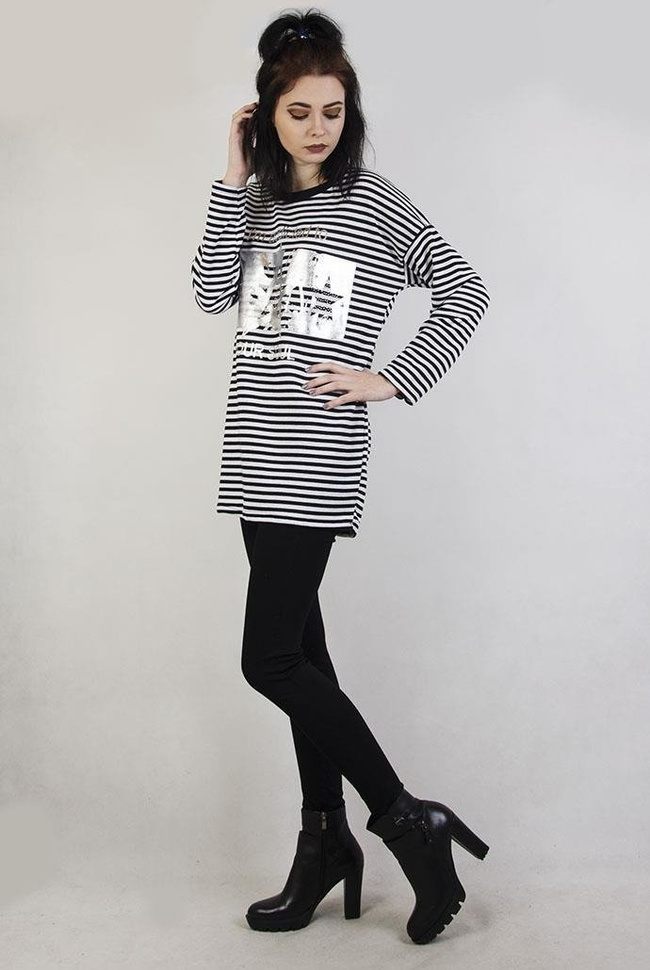 Biała bluzka w czarne paski, z nadrukiem