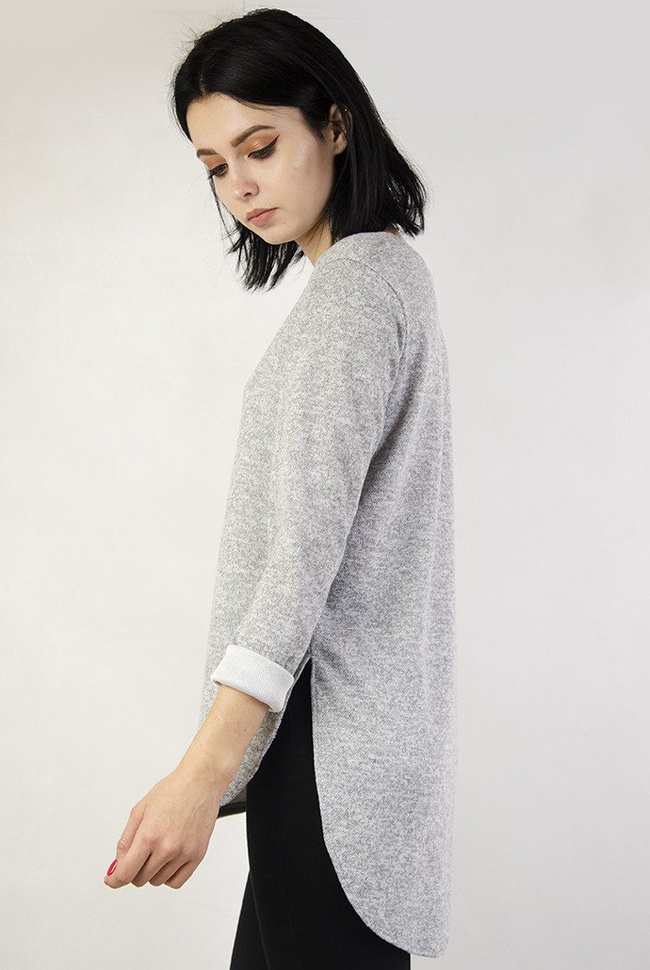 Asymetryczna szara bluzka z wisiorkiem