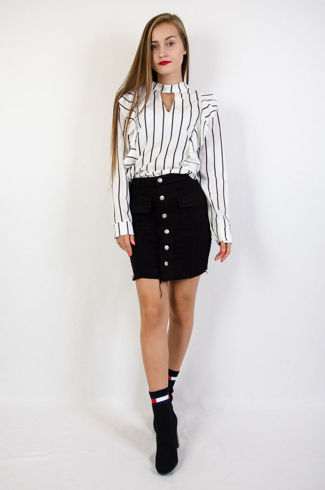 Czarna spódniczka jeansowa z guzikami