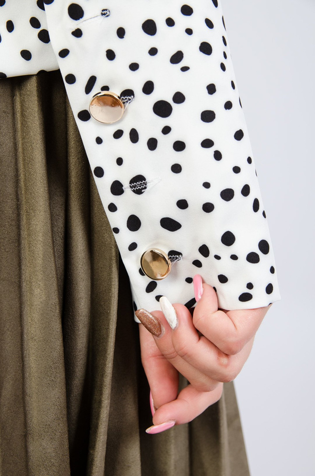 Biała bluzka w kropki