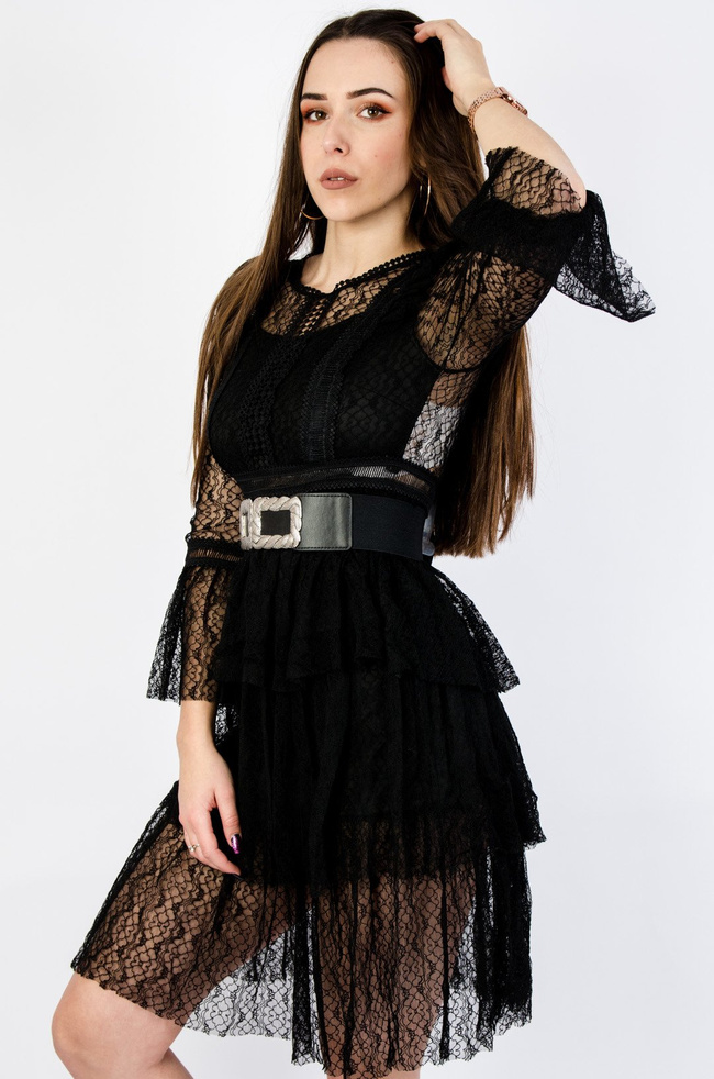 KORONKOWA SUKIENKA Z ROZSZERZANYMI RĘKAWAMI W KOLORZE CZARNYM