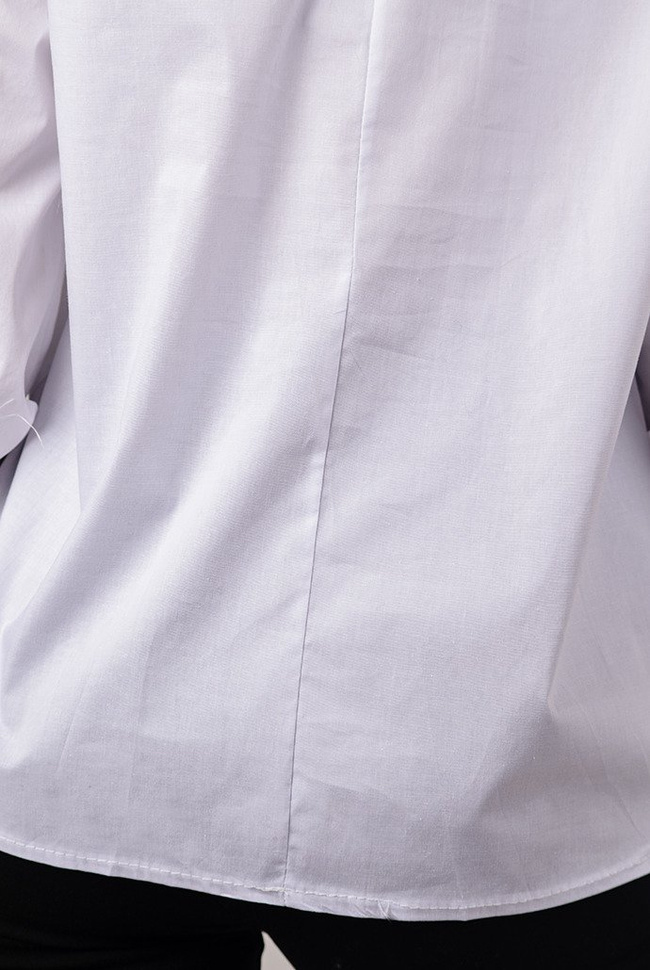 Biała bluzka koszulowa z perełkami