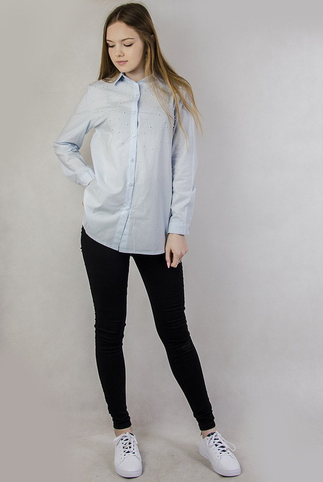 Jasnoniebieska koszula z koralikami