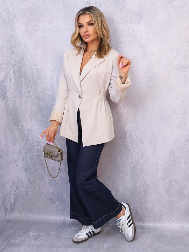 MARYNARKA ZE ŚCIĄGACZEM W PASIE- BEŻOWA