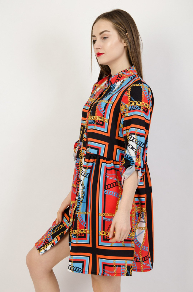 Wzorzysta sukienka zapinana na guziki 