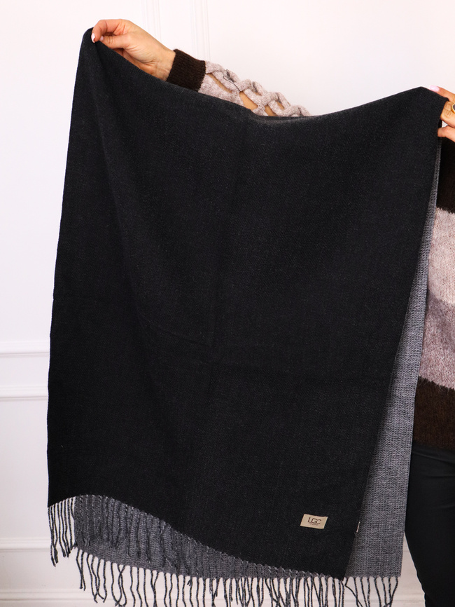 KLASYCZNY SZAL Z FRĘDZLAMI I NASZYWKĄ- CZARNY