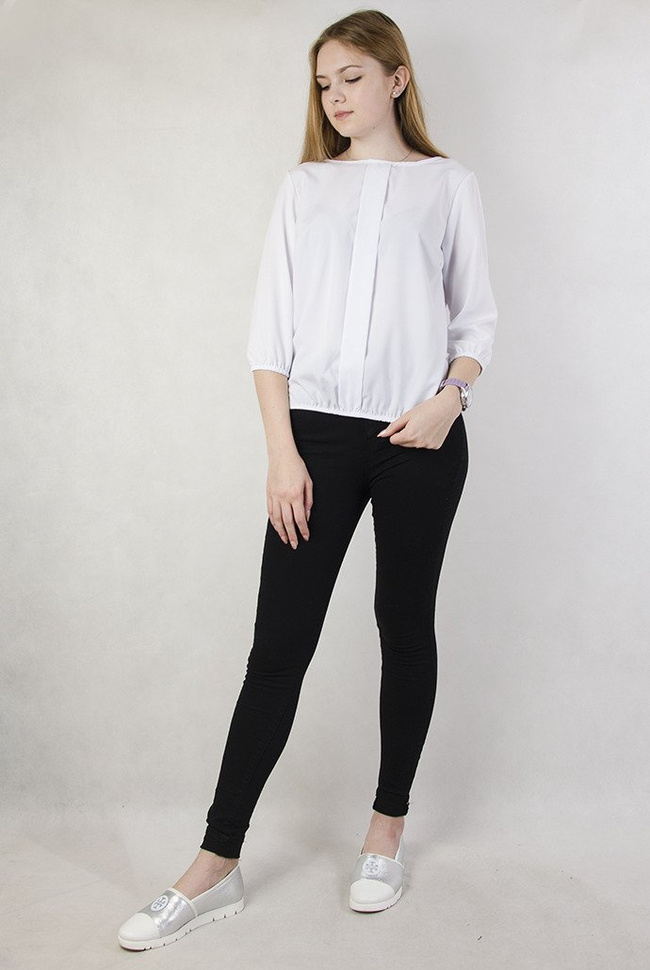 Biała bluzka z zakładką