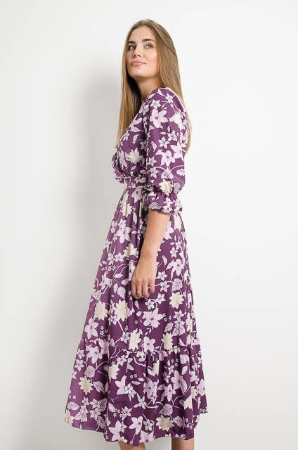 FIOLETOWA SUKIENKA MAXI W KWIATY Z PASKIEM
