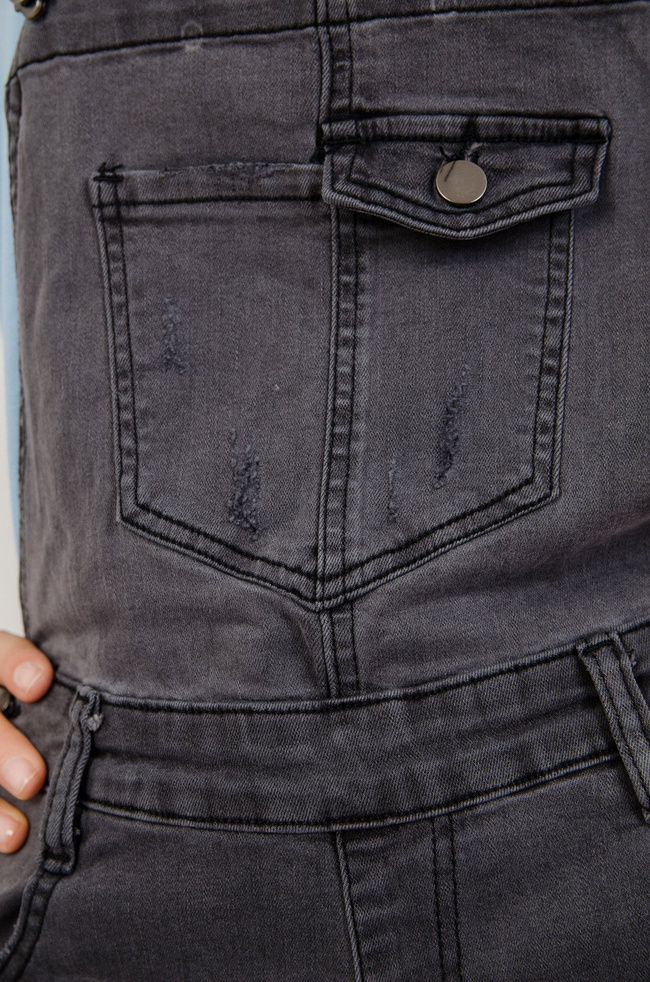 Ciemno szare ogrodniczki z szarpaniami 