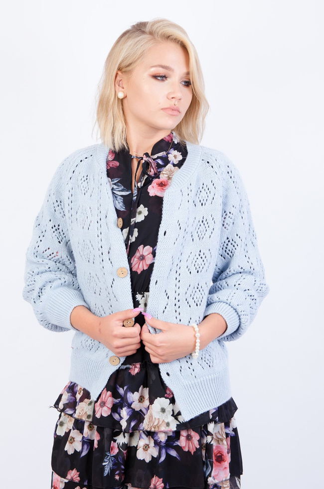 JASNO-NIEBIESKI AŻUROWY SWETER ZAPINANY NA GUZIKI