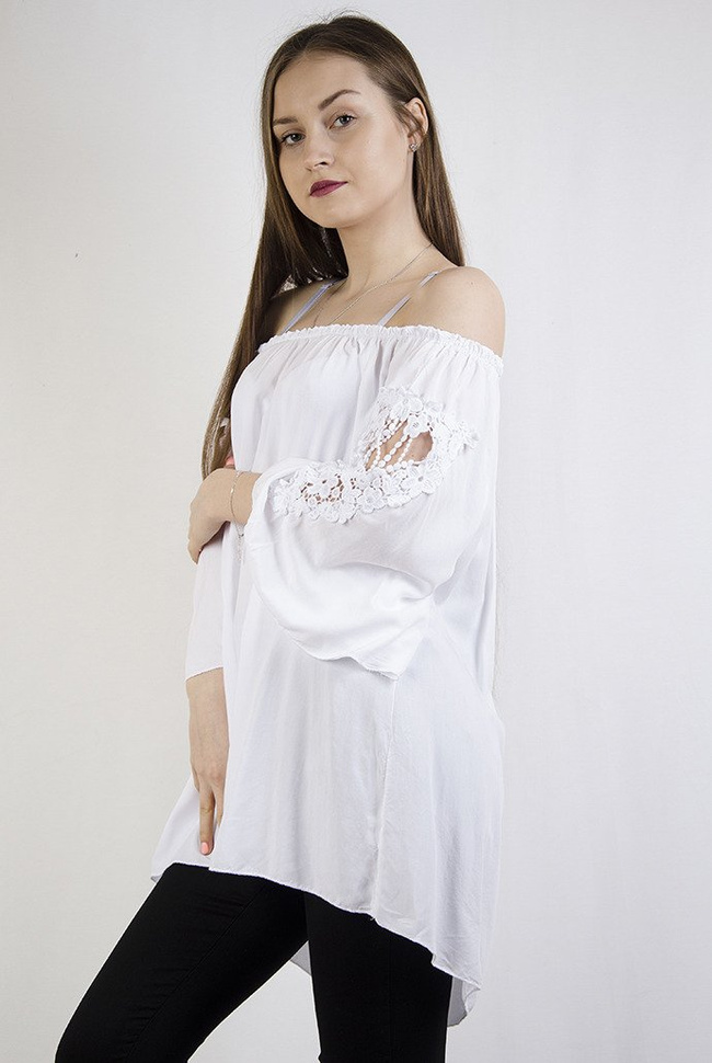 Biała, prosta hiszpanka z ażurową wstawką