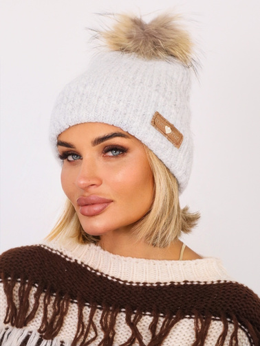 ZIMOWA CZAPKA Z POMPONEM I OZDOBNĄ NASZYWKĄ- SZARA