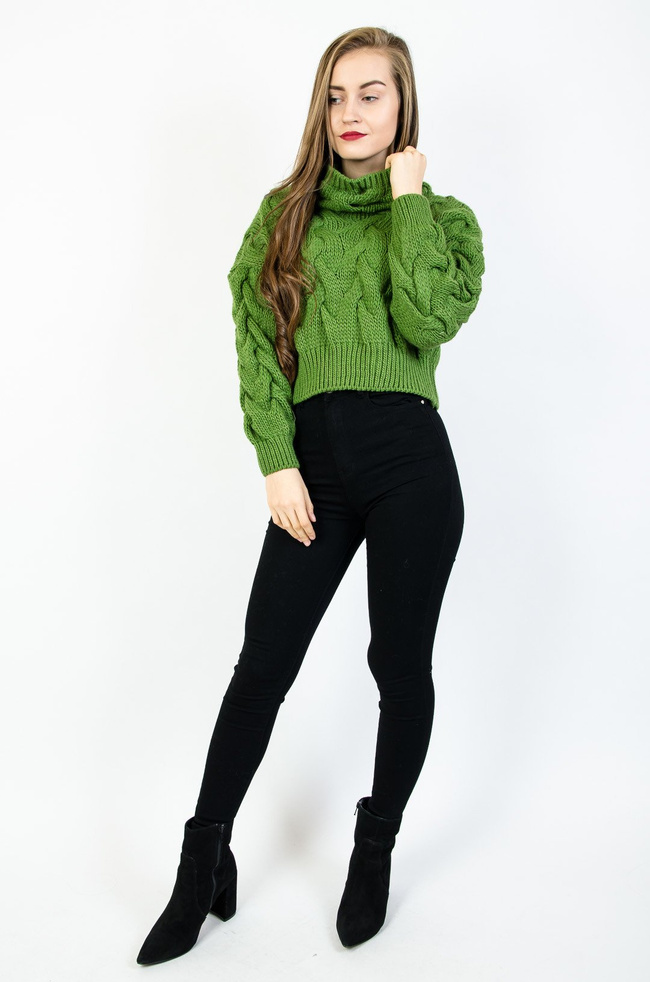 Zielony krótki sweter z półgolfem grubo pleciony