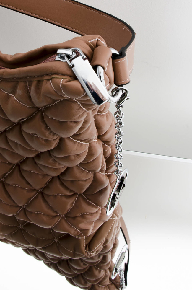 TOREBKA PIKOWANA Z DŁUGIM PASKIEM -BRĄZOWA