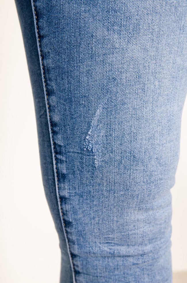 JASNE SPODNIE JEANSOWE DUŻE ROZMIARY